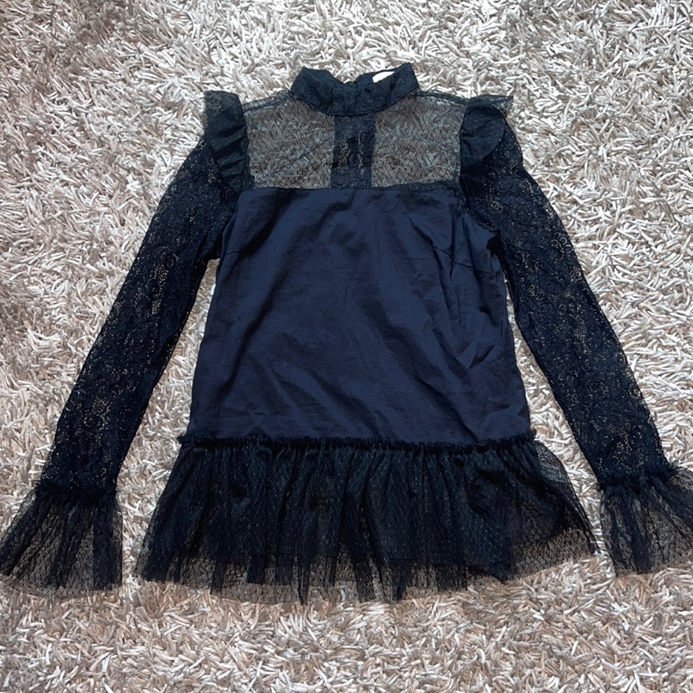 JUSTFAB black lace long sleeve blouse